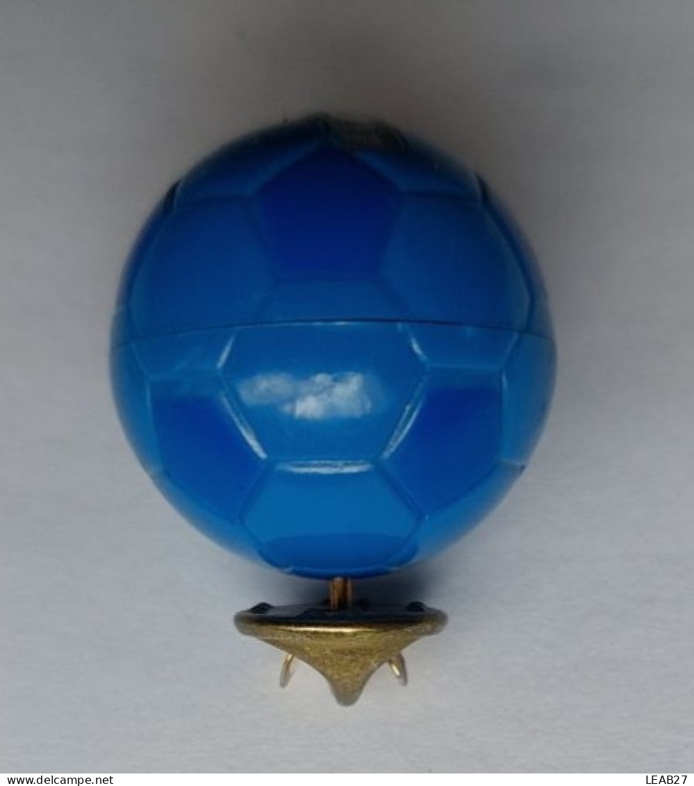 PIN'S Ballon De Foot - Le Havre - Calcio