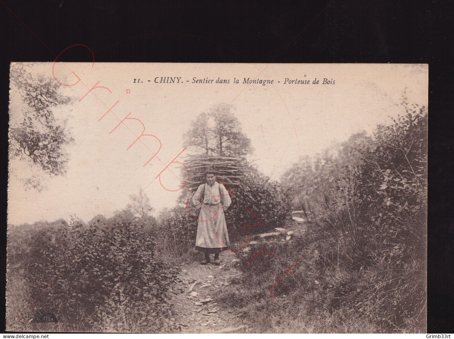 Chiny - Sentier Dans La Montagne - Porteuse De Bois - Postkaart - Chiny