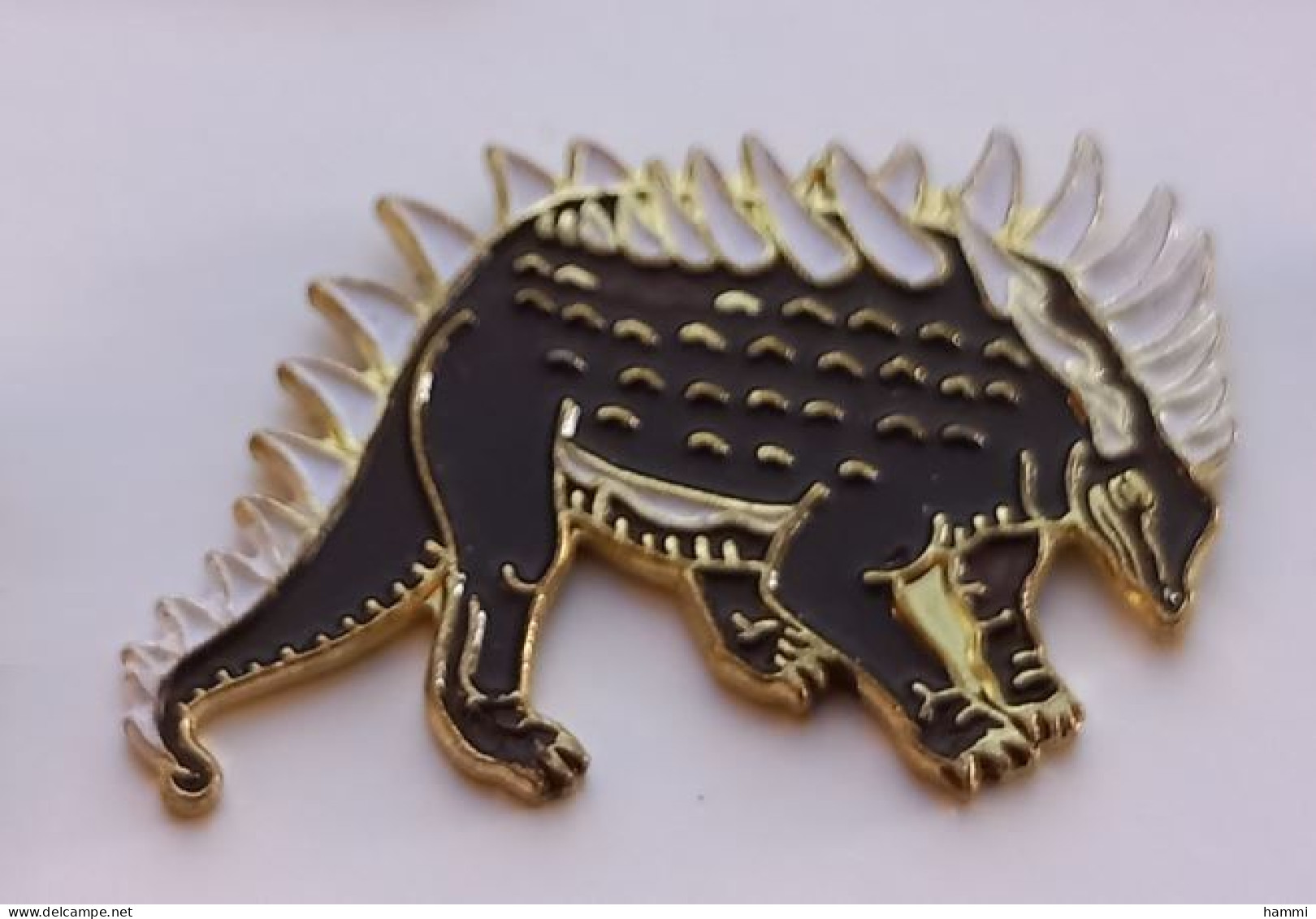 FF07 Pin's Dinosaure Genre Stégosaurus Noir Achat Immédiat - Animaux