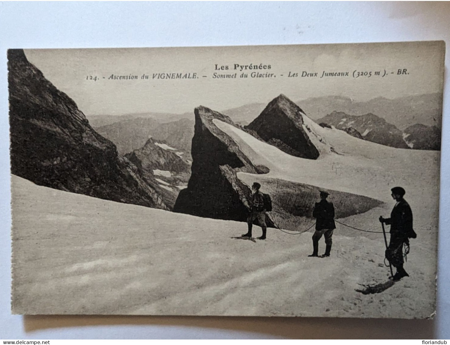 CPA - Les Pyrénées Ascension Du Vignemale Sommet Du Glacier - Alpinismo