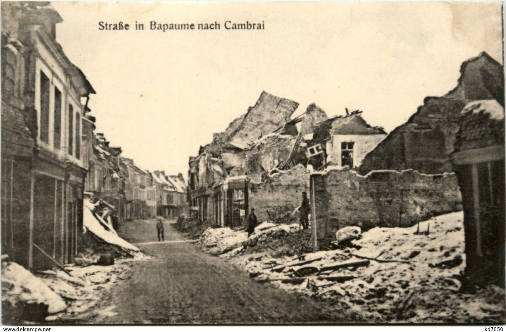 Strasse In Bapaume Nach Cambrai - Bapaume