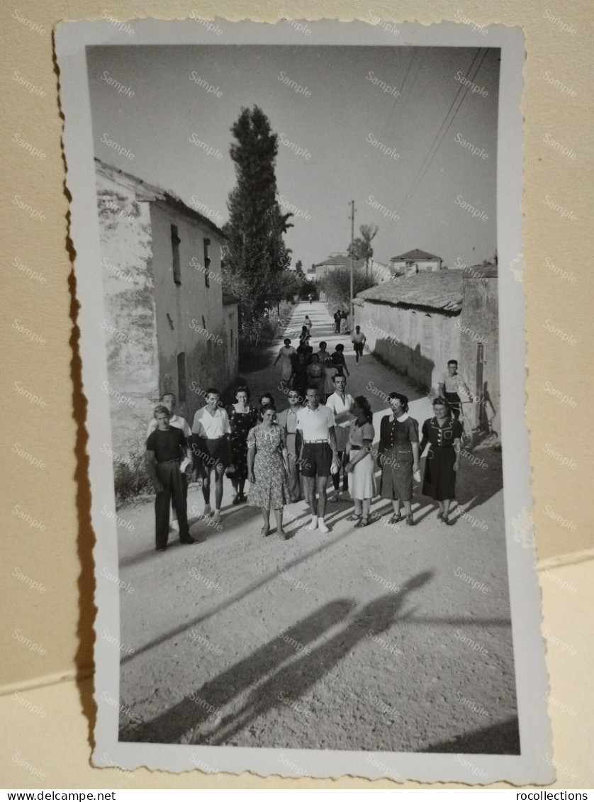 Italy Photo. Italia Foto Persone  TORTORETO (Teramo) 1938 - Europe