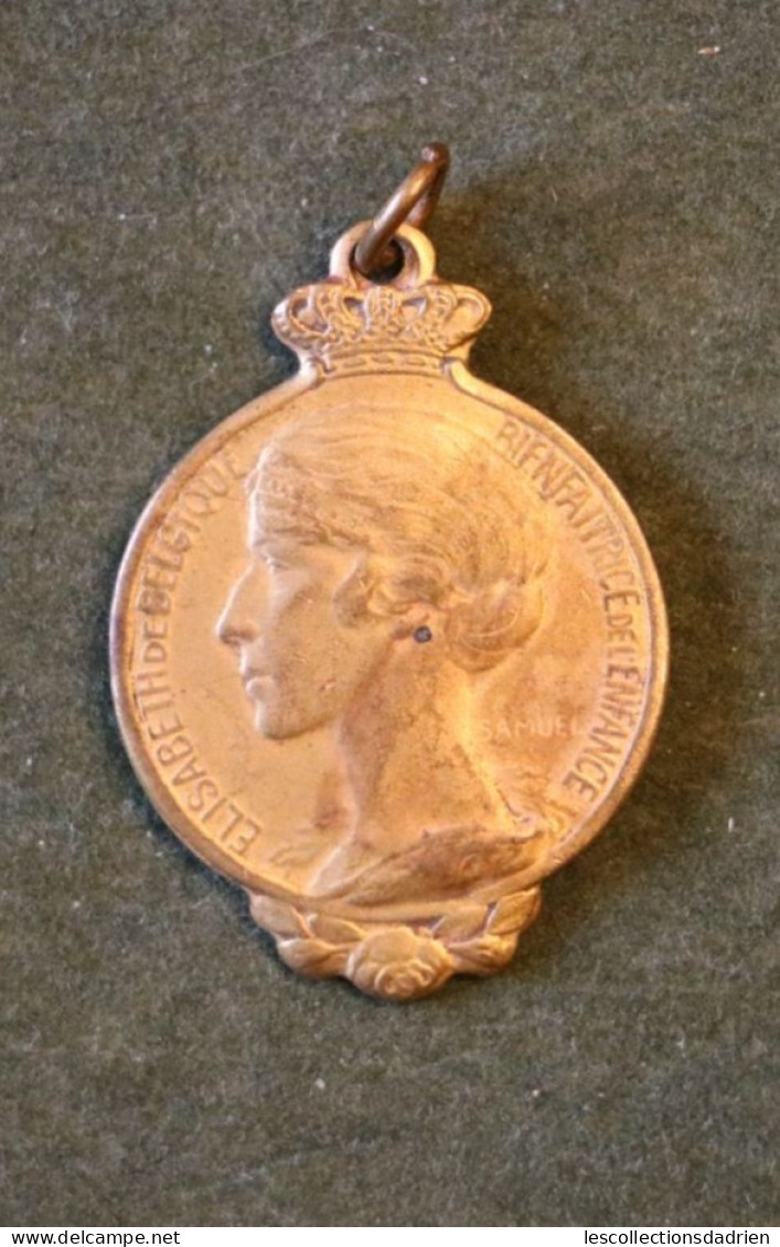 Médaille Elisabeth De Belgique Enfance Martyre 14-18  Belgian Medal Wwi - Médaillette - Journée - Samuel - Belgio