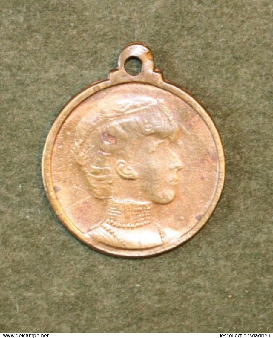 Médaille Belge Fleur De Charité 1924 - Reine Elisabeth-  Belgian Medal - Médaillette - Journée - Belgien