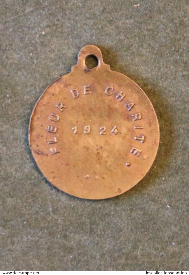 Médaille Belge Fleur De Charité 1924 - Reine Elisabeth-  Belgian Medal - Médaillette - Journée - Belgien