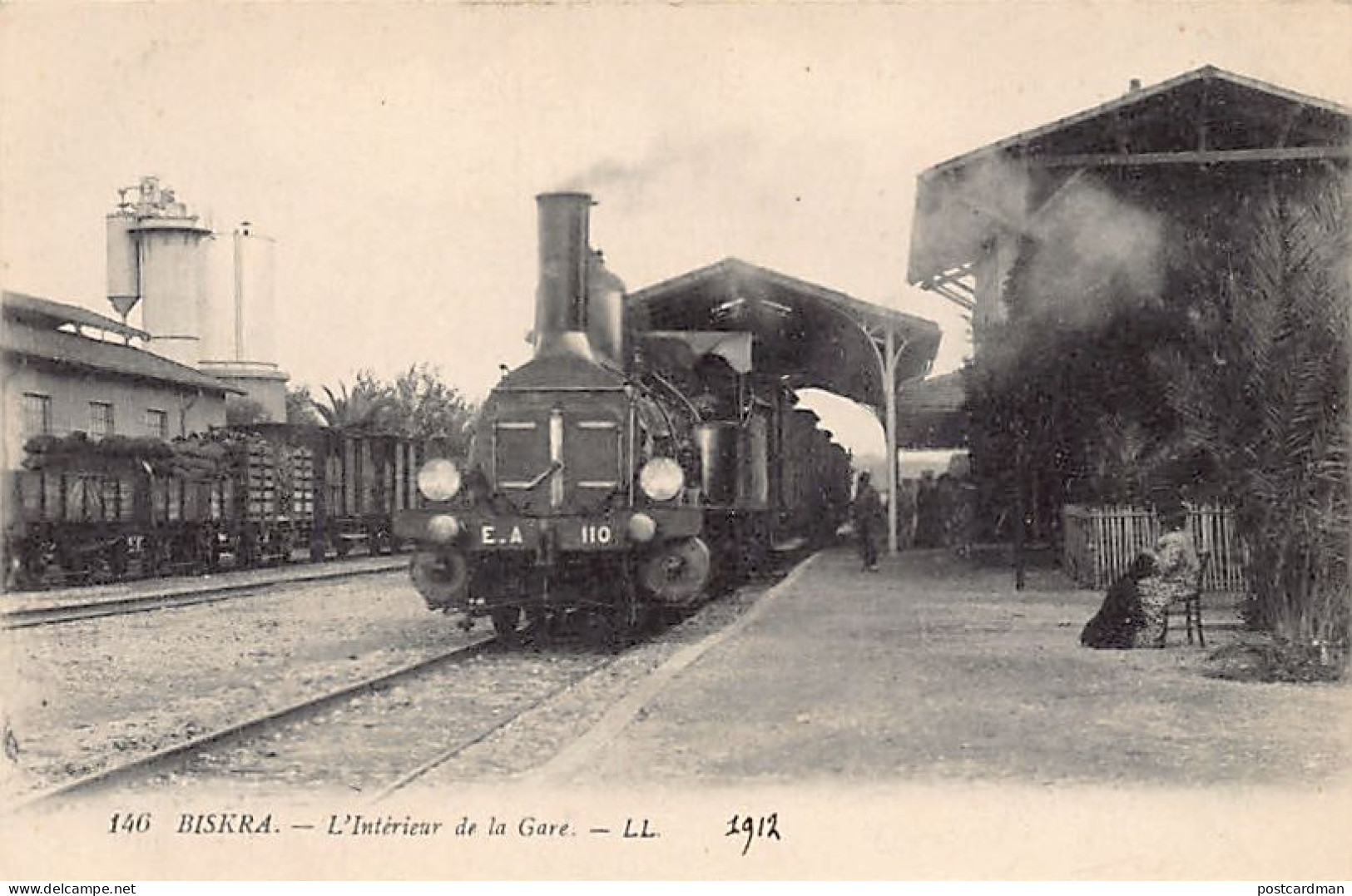 BISKRA - L'intérieur De La Gare - Arrivée Du Train - Biskra