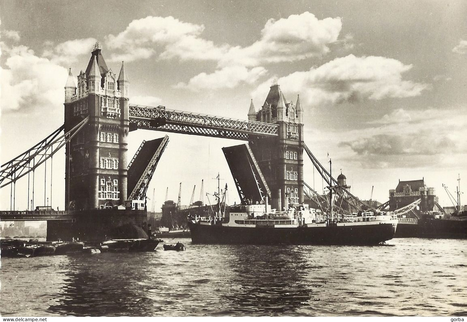 *CPSM - ROYAUME-UNI - ANGLETERRE - LONDRES - Tower Bridge - Tower Of London