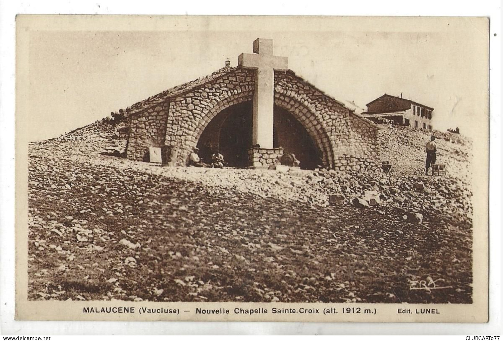 Malaucène (84) : La Nouvelle Chapelle Sainte -Croix En Fin De Construction En 1930 (animé) PF. - Malaucene