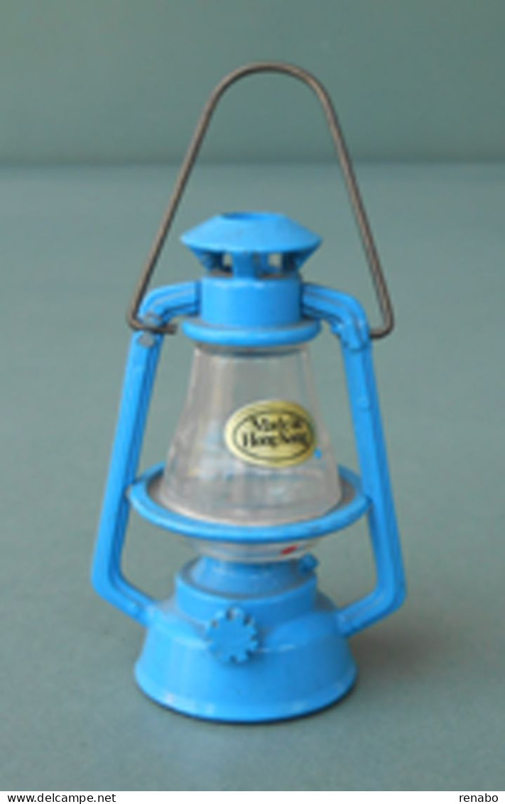 Blue Railroad Lantern , Rare, Made In Hong Kong. Temperamatite, Pencil-sharpener, Taille Crayon, Anspitzer. Never Used. - Andere & Zonder Classificatie