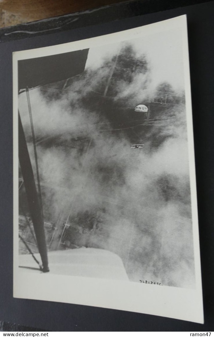 Parachute Allows For Safe Landing Of Damaged Airplane, 1926 - Photograph Underwood Photo Archives - Parachutespringen