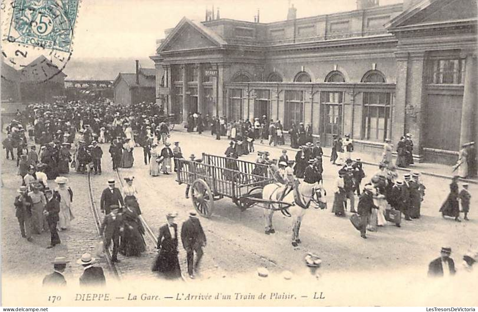 France - Dieppe - La Gare - L'arrière D'un Train De Plaisir  - Attelage - Animé - Carte Postale Ancienne - Dieppe