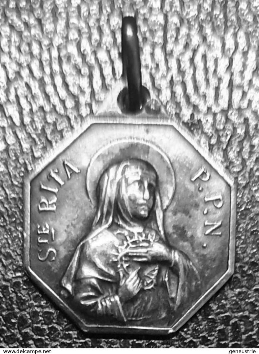 Pendentif Médaille Religieuse Argent 800 Années 30 "Sainte Rita De Vendeville" Religious Medal - Religión & Esoterismo