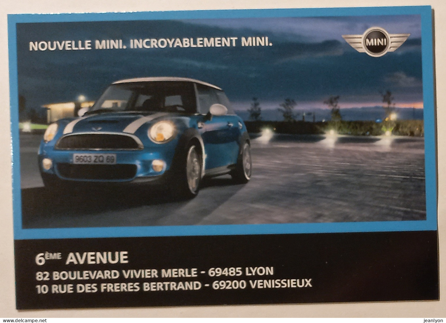 MINI - Voiture / Automobile - Vue De Côté / Bleue - Carte Publicitaire Concession 6e Avenue Lyon Vénissieux  - Voitures De Tourisme