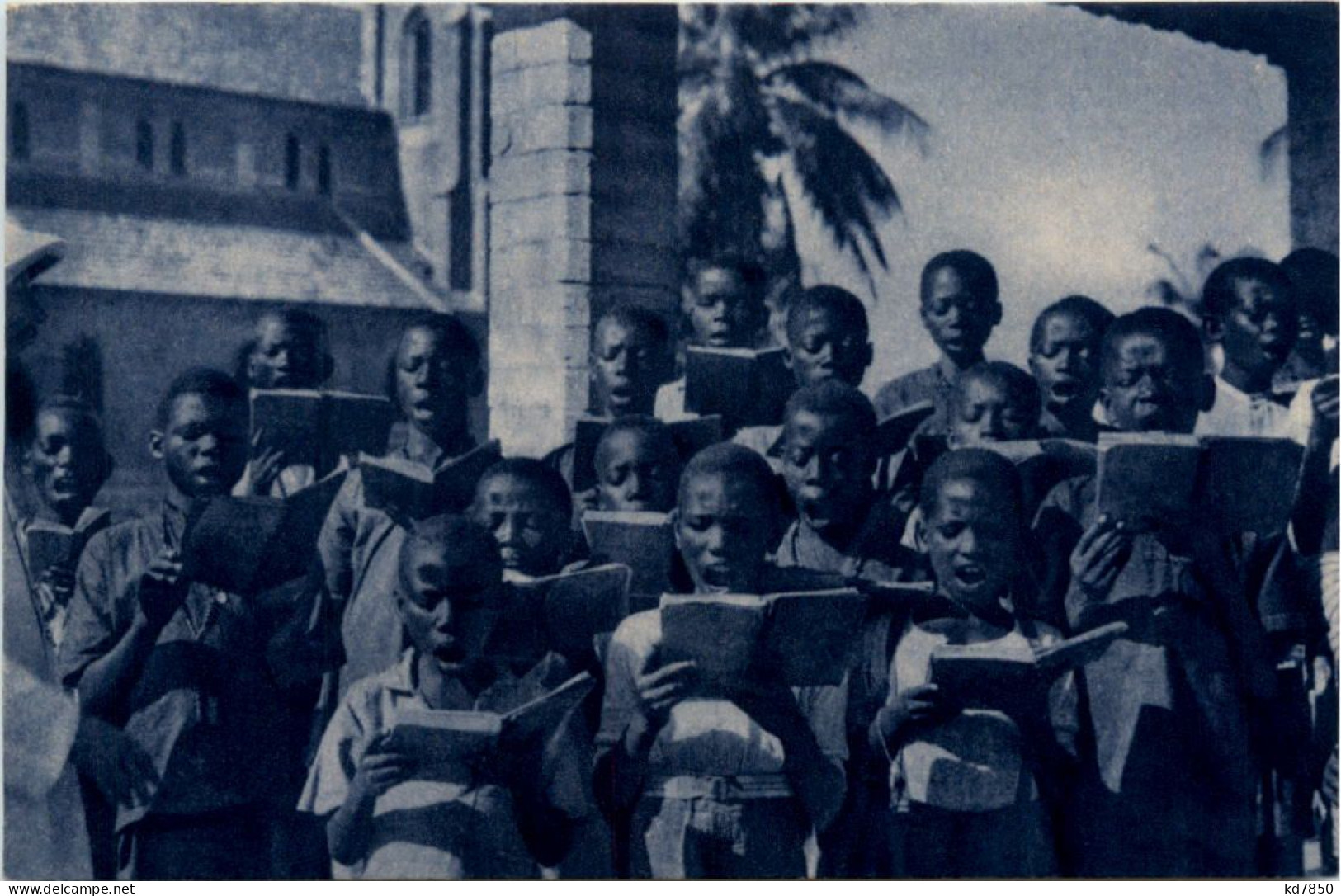 Africa - Une Schola Africaine - Unclassified