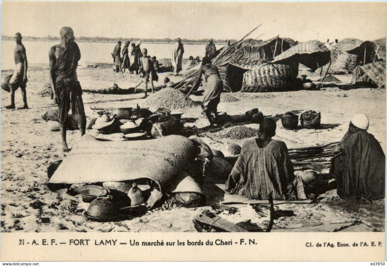 Fort Lamy - Un Marche Sur Les Bords Du Chari - Tschad