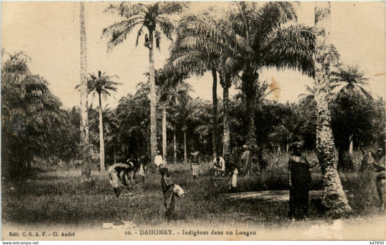 Dahomey - Indigenes Dans Un Lougan - Benín