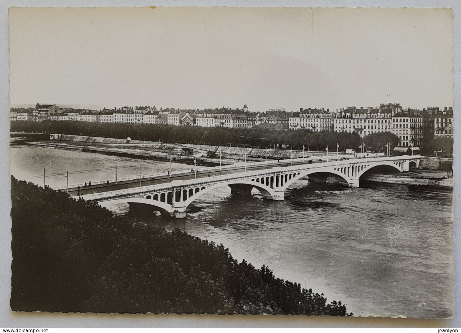 LYON (69 Rhône) - Pont Wilson Sur Le Rhône / Vue Vers Les Quais Rive Gauche Et Les Bas-ports - Lyon 3