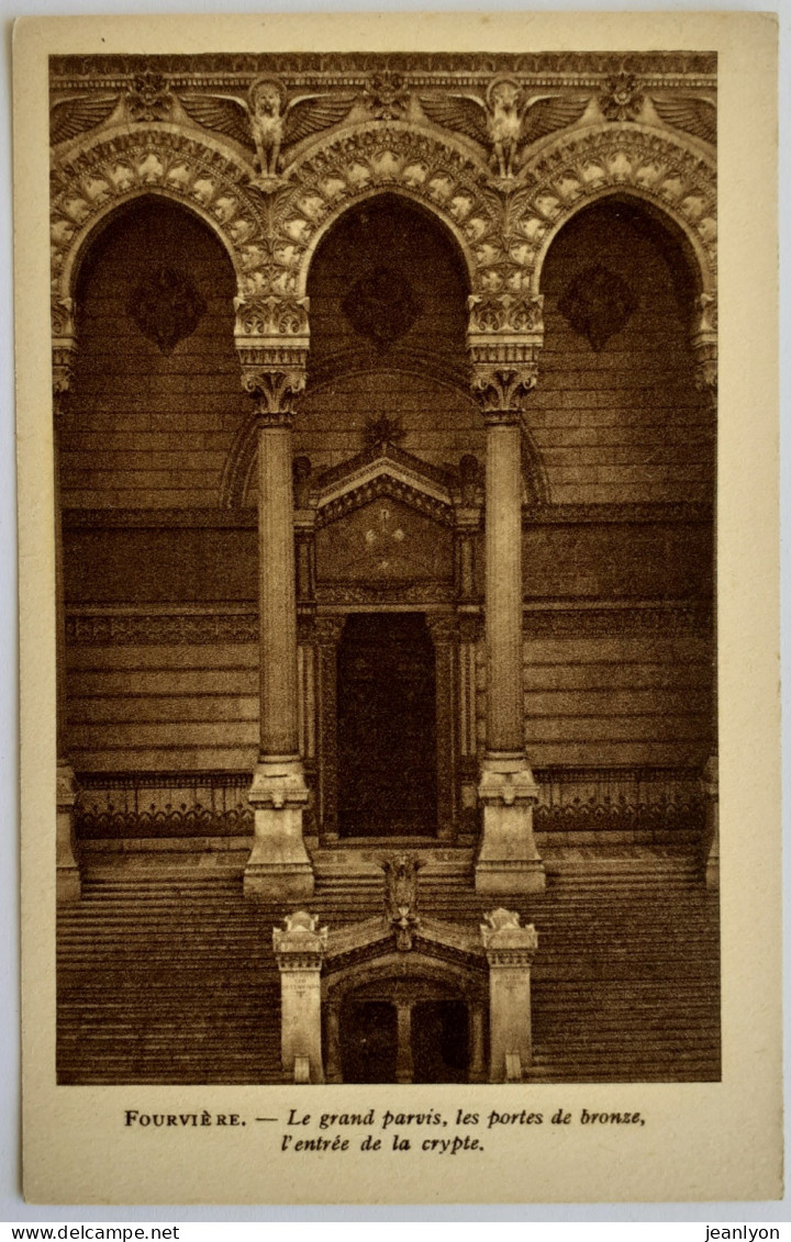 LYON (69 Rhône) - Basilique De Fourvière - Grand Parvis - Portes De Bronze - Entrée De La Crypte - Lyon 5