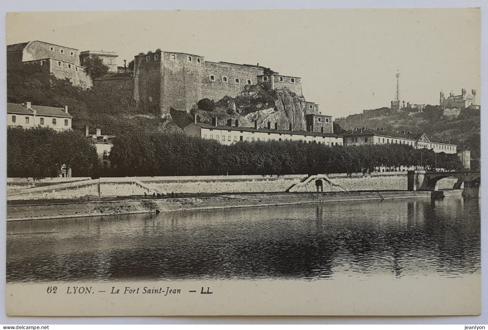 LYON (69 Rhône) - Fort Saint Jean / Quai De Saône - Fourvière En Arrière Plan - Lyon 1