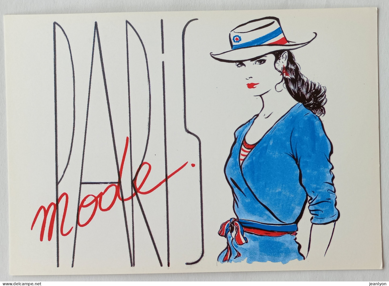FEMME SEXY - PARIS MODE - Robe Bleue / Chapeau Tricolore - Illustrateur Alain FRETET - Carte Postale - Mode