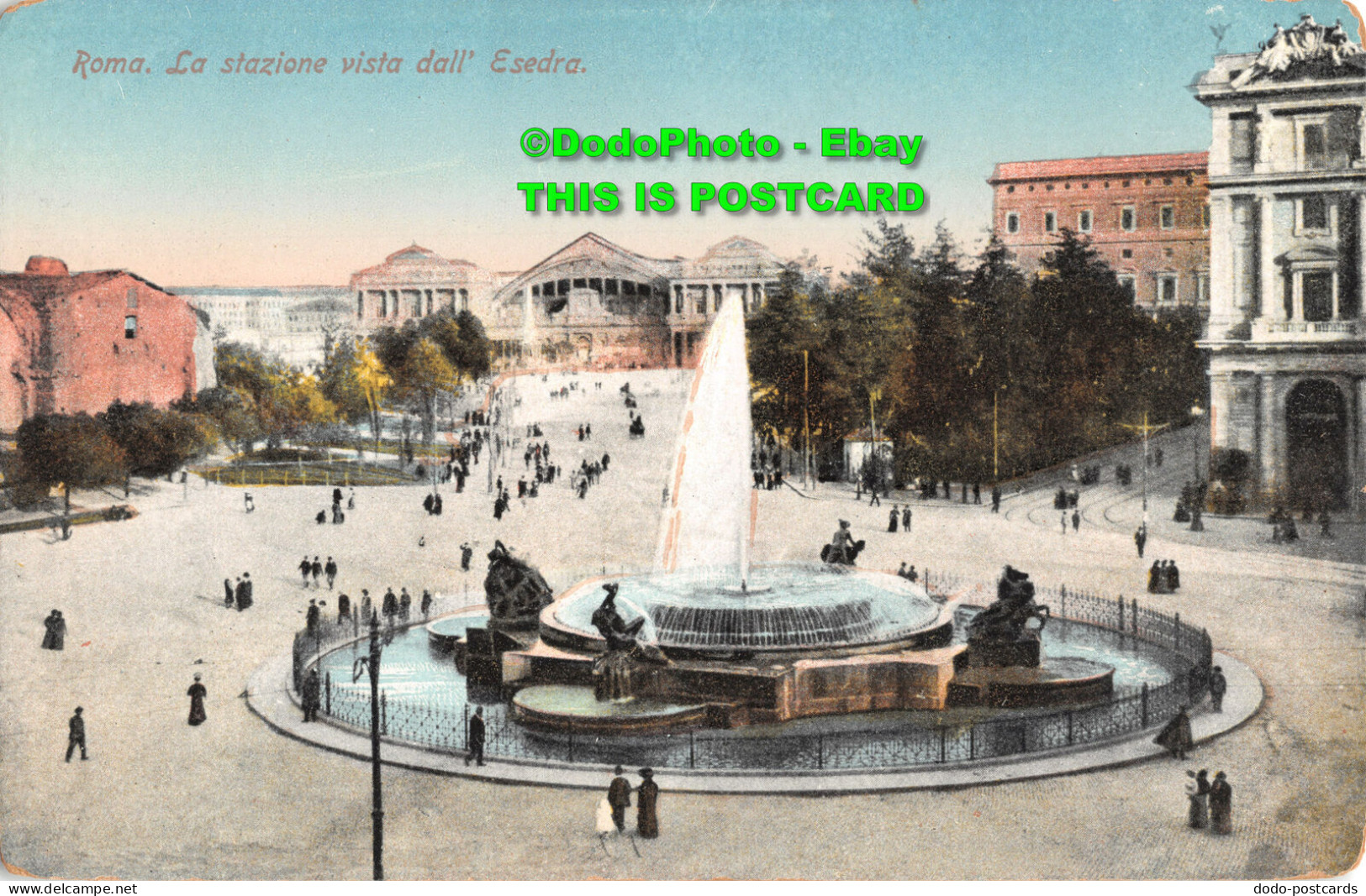 R381634 Roma. La Stazione Vista Dall Esedra. Postcard - Welt