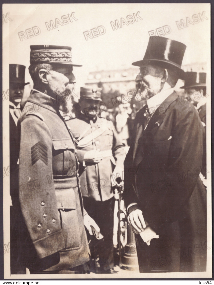 RO 33 - 22993 King FERDINAND And French G-ral Gouraud - Old Press Photo ( 20/15 Cm ) - 1926 - Rumänien