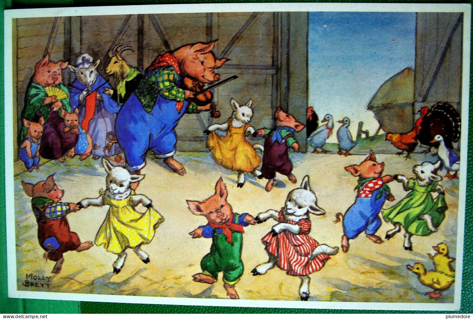 CPA  COCHONS Animaux Habillés COCHON MUSICIEN, Violoniste, BAL à La FERME ,DRESSED PIG DANCING IN FARM A/s MOLLY BRETT - Gekleidete Tiere