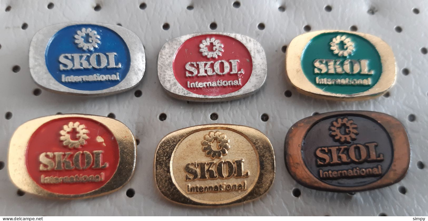 Brewery SKOL International Beer Birra Bier Pivo Brau Slovenia Pins - Cerveza