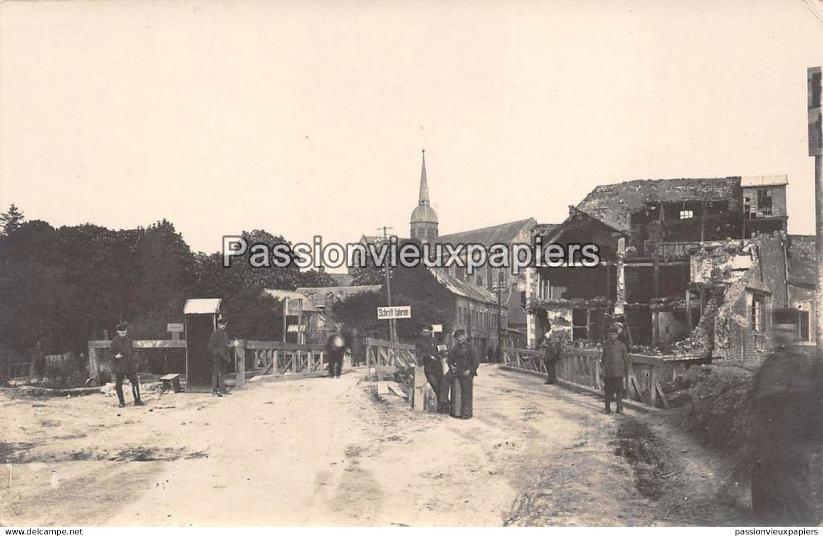 CARTE PHOTO ALLEMANDE HAM 1918 ENTREE DE LA VILLE - Ham