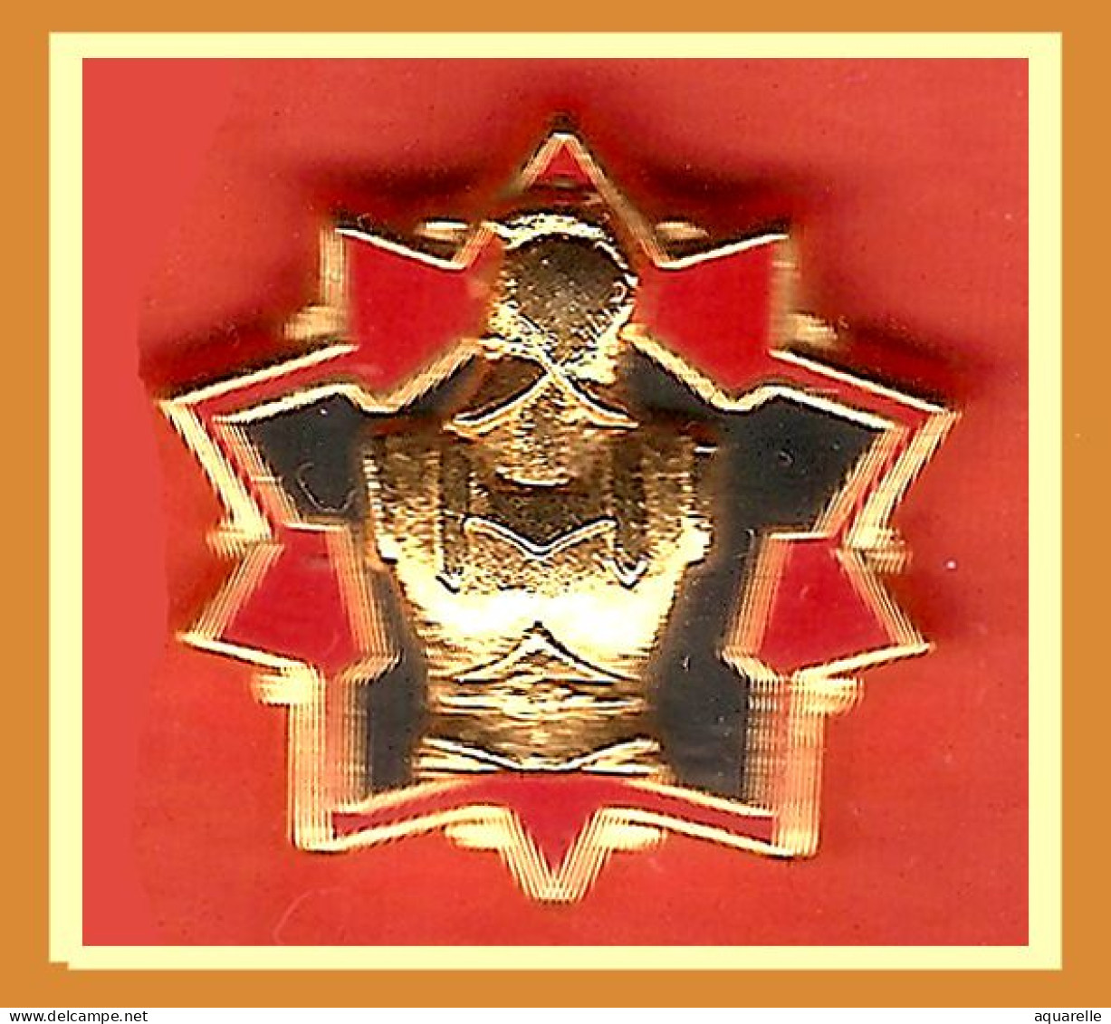 SUPER PIN'S "MILITARIA" GENIE En ZAMAC Double Moule Base Or, Signé FRAISSE, Format 1,8X1,8cm - Armee