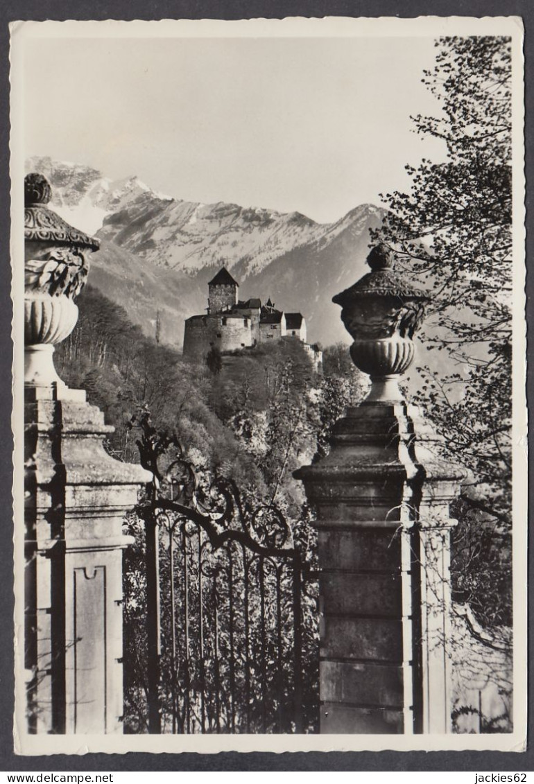 112714/ LIECHTENSTEIN, Schloss Vaduz Mit Falknis Und Mittag-Spitze - Liechtenstein