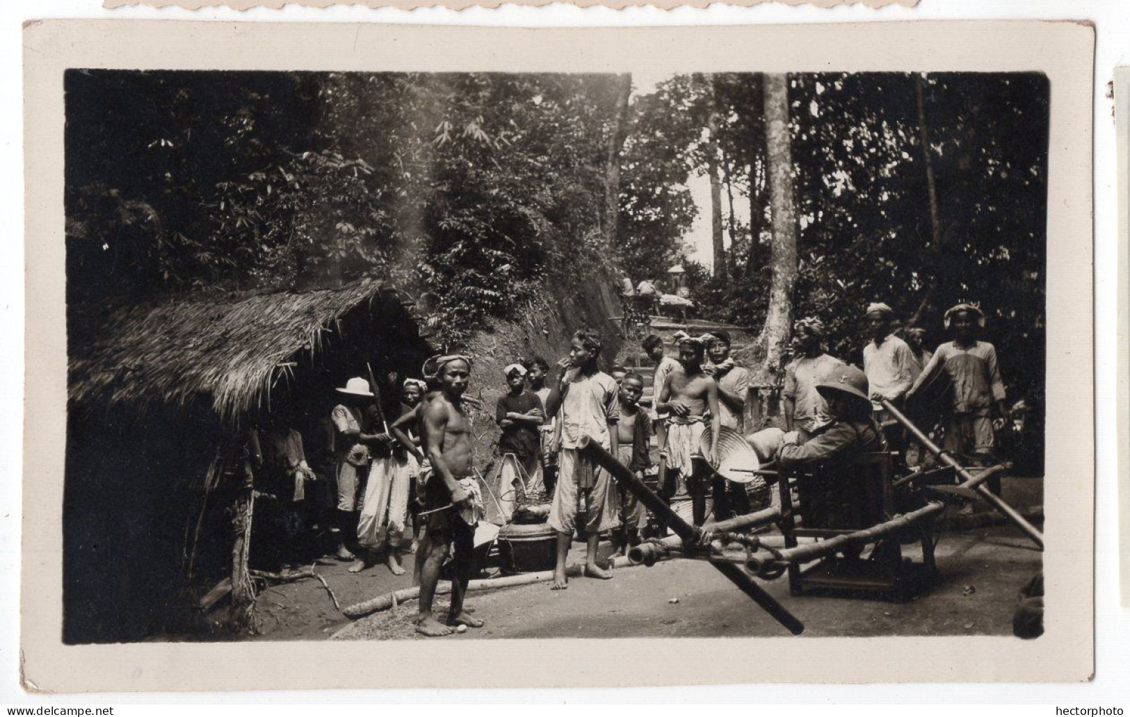 Snapshot Portrait Asie Oceanie ? à Situer Identifier Colonie Jungle Colon Explorateur Torse Nu Chaise à Porteur à Bras - Asien