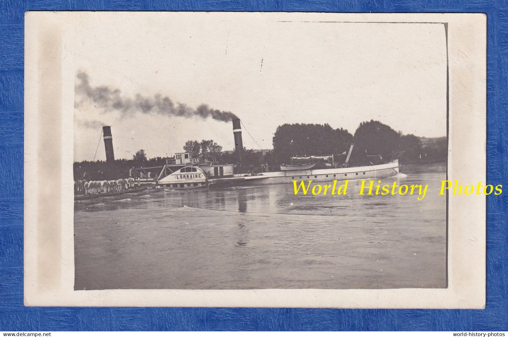 CPA Photo - Fleuve à Situer - Beau Bateau à Roue " LORRAINE " - Vapeur Cheminée Batellerie Boat Ship - A Identifier