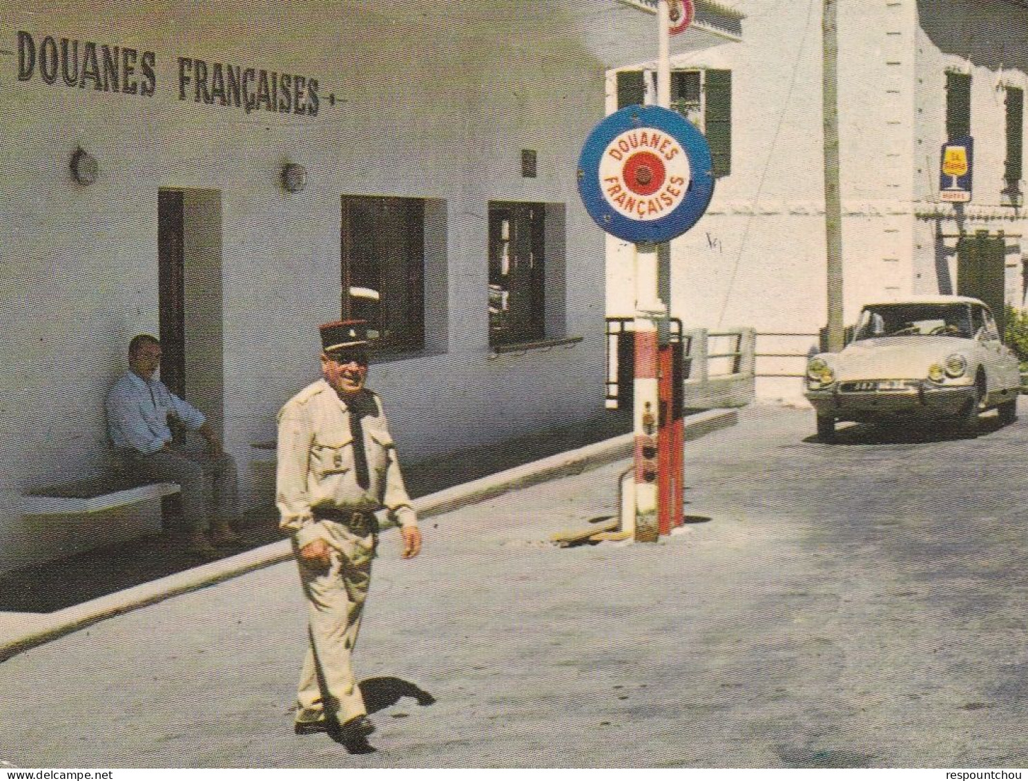 Belle CPSM Citroen DS Poste De Douanes France Espagne URDOS Douanier 64 Pyrénées Atlantiques - Douane