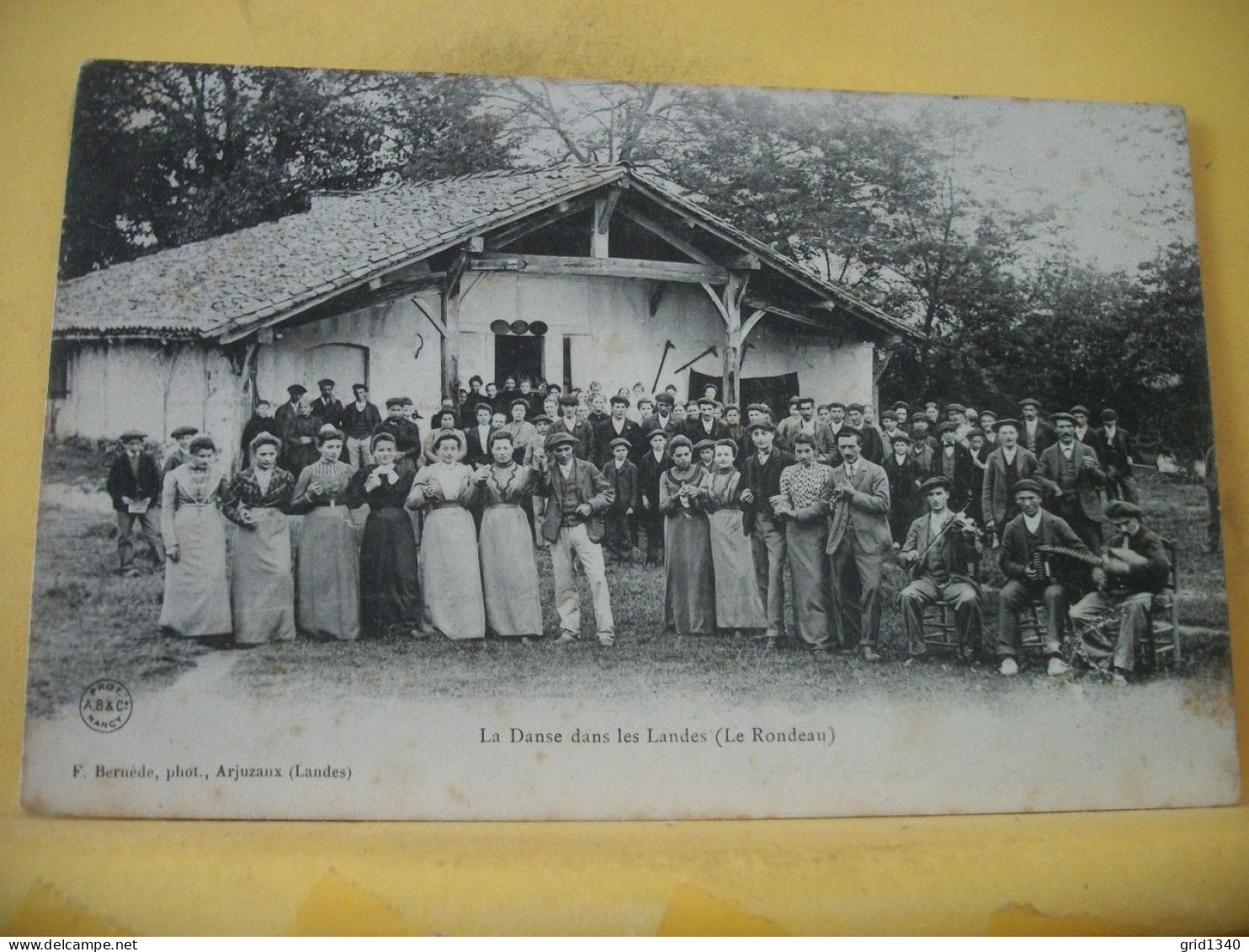 40 3949 CPA 1904 - 40 LA DANSE DANS LES LANDES - (LE RONDEAU) - TRES BELLE ANIMATION - Baile