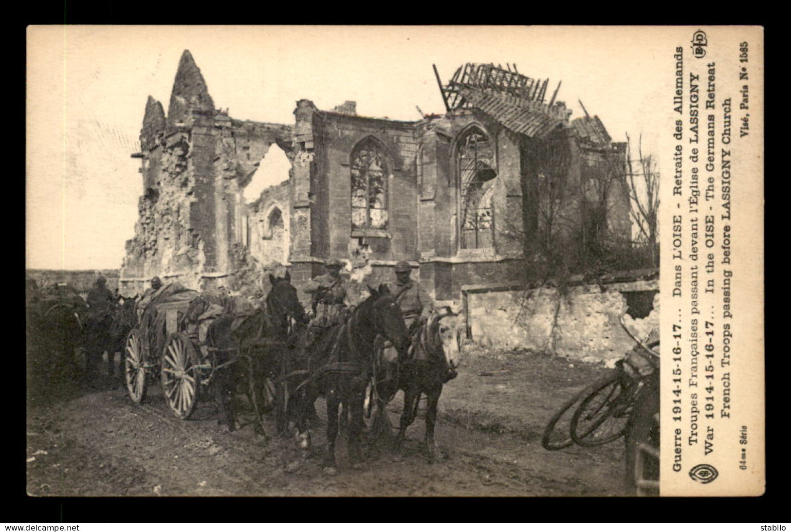 60 - LASSIGNY - GUERRE 14/18 - TROUPES FRANCAISES PASSANT DEVANT L'EGLISE - Lassigny