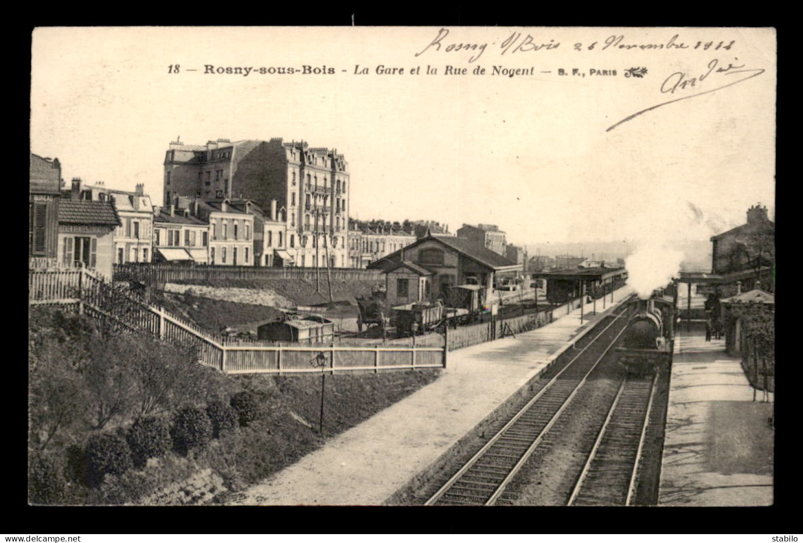 93 - ROSNY-SOUS-BOIS - TRAIN EN GARE DE CHEMIN DE FER ET LA RUE DE NOGENT - Rosny Sous Bois