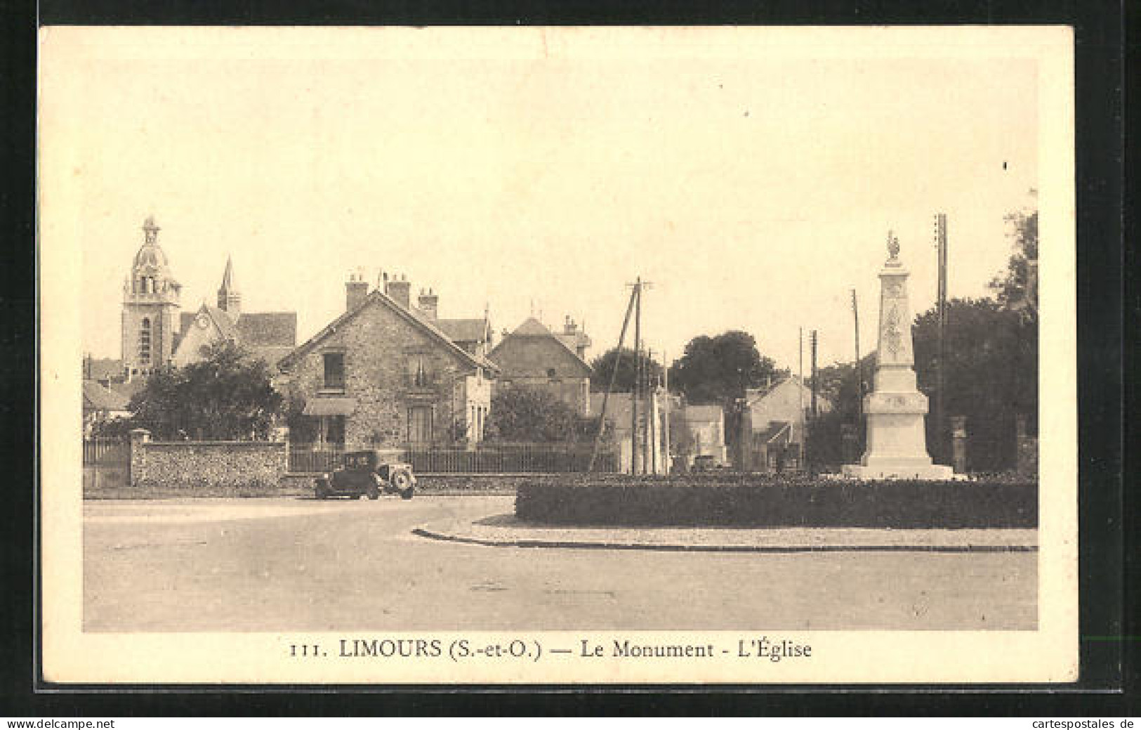 CPA Limours, Le Monument, L`Eglise  - Limours