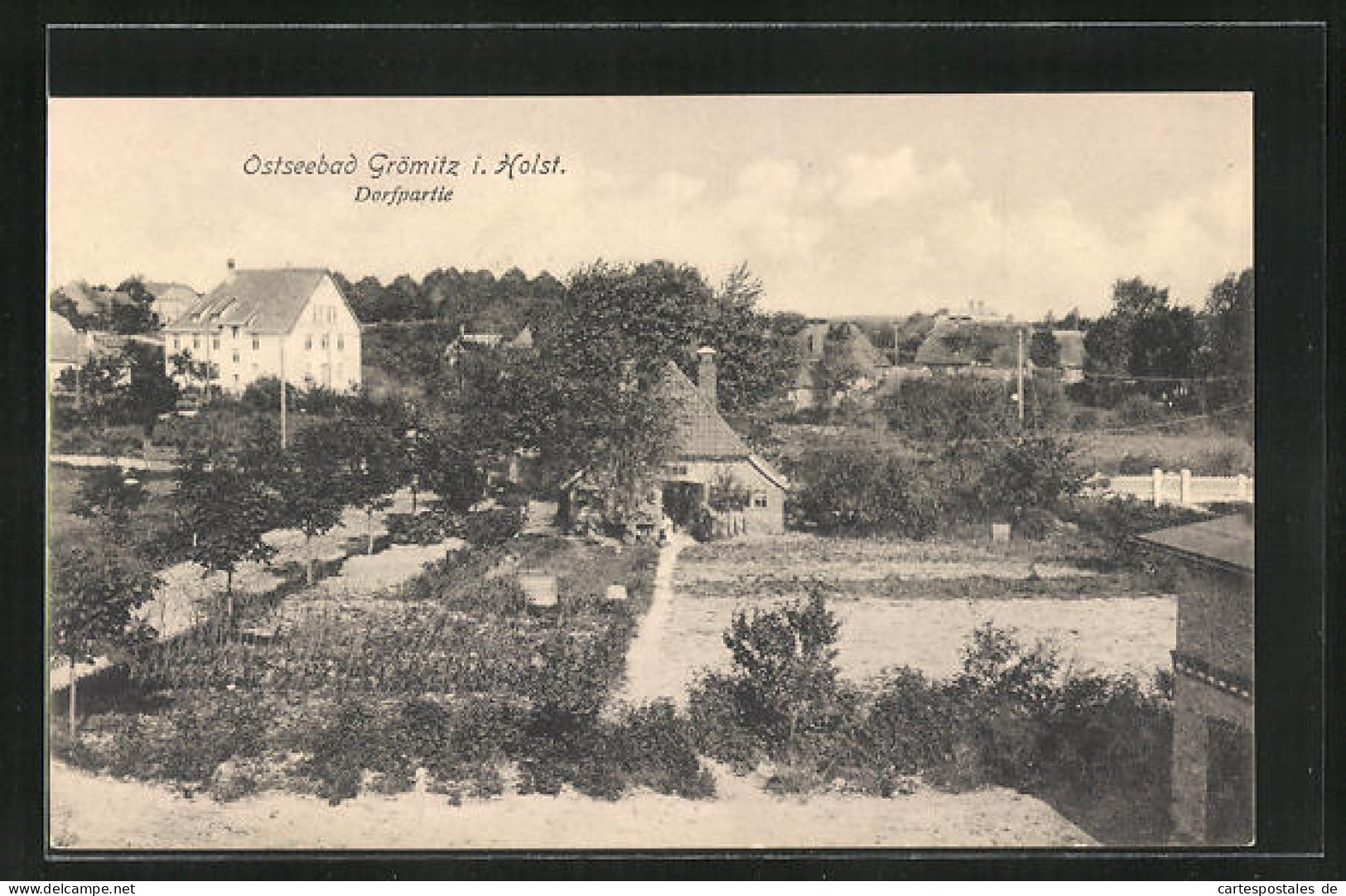 AK Grömitz In Holstein, Dorfpartie Mit Blick Auf Die Gärten  - Groemitz