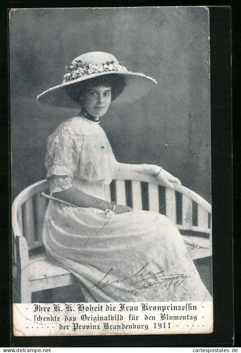 AK Kronprinzessin Cecilie Auf Einer Gartenbank - Geschenk Zum Blumentag Brandenburg 1911  - Royal Families
