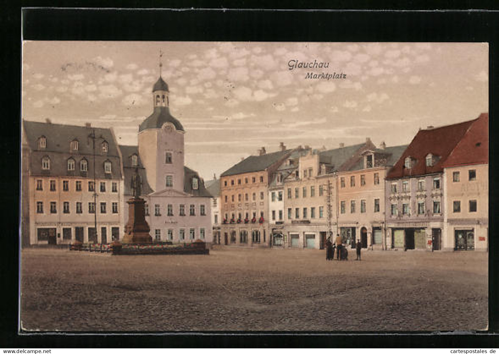 AK Glauchau, Marktplatz Mit Geschäften Und Denkmal  - Glauchau