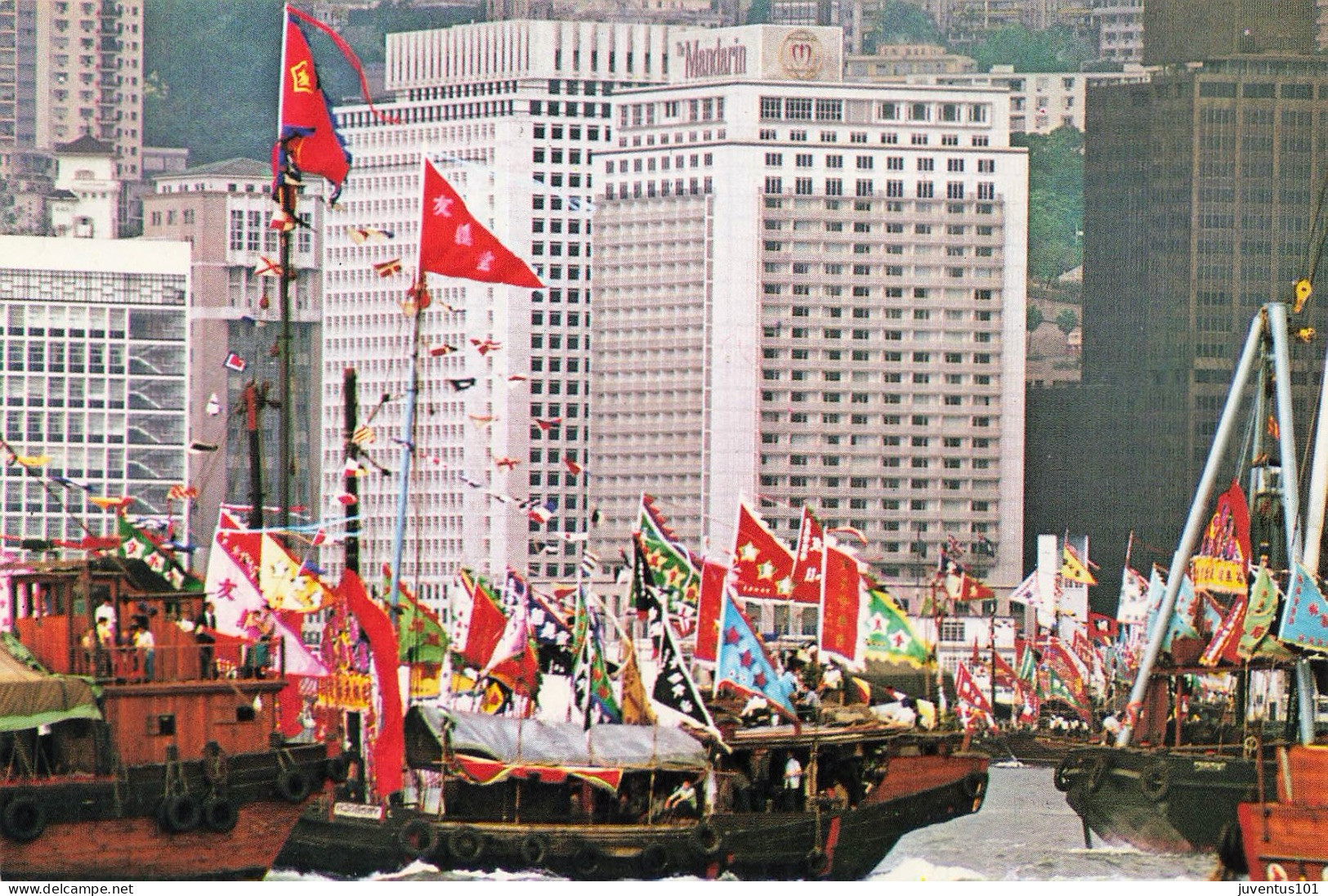 CPSM Hong Kong-Gaily Decorated Fishing Junks Sail Post The Mandarin     L2851 - Chine (Hong Kong)