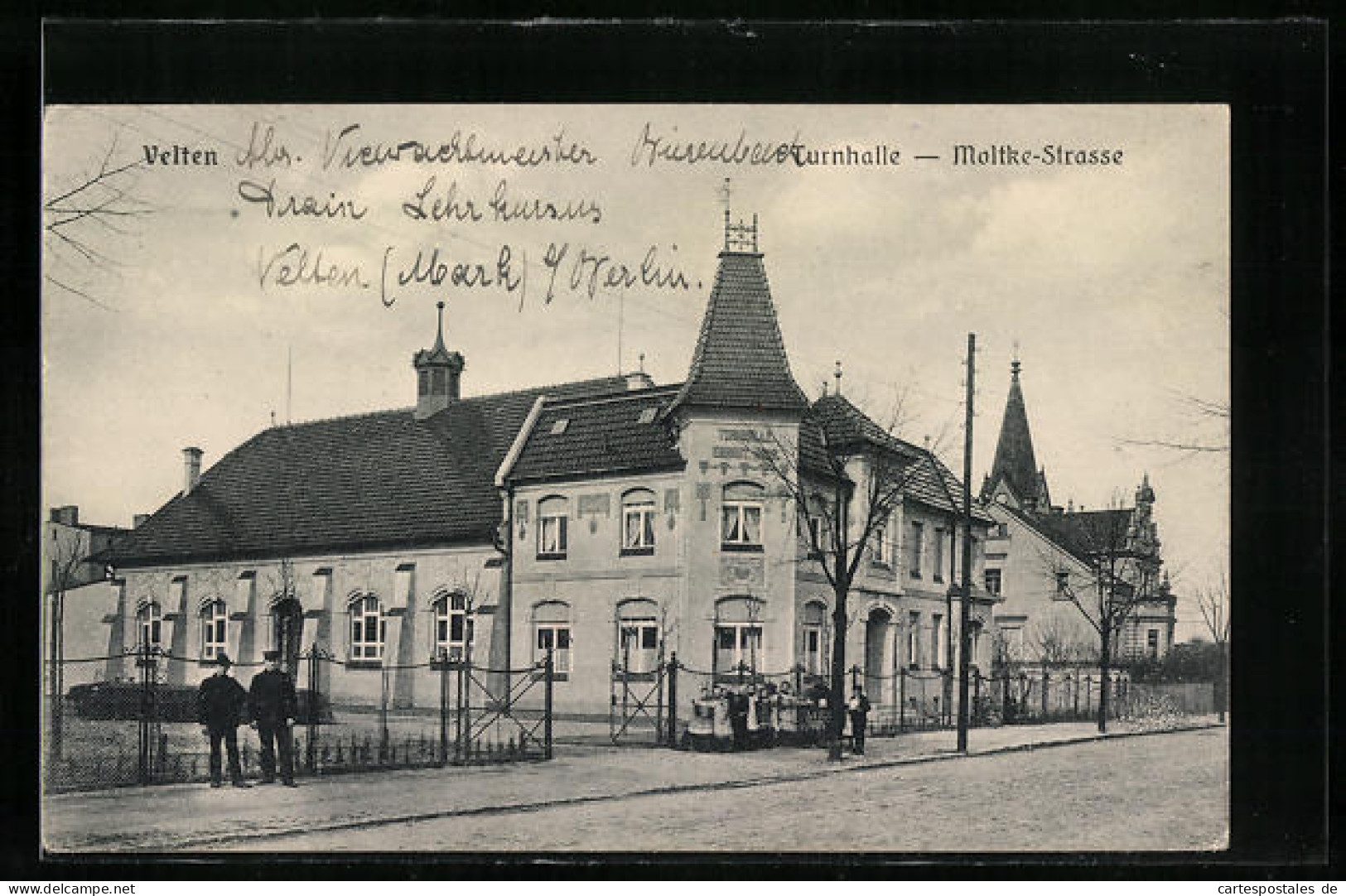 AK Velten, Turnhalle In Der Moltke-Strasse Mit Kindergruppe  - Velten