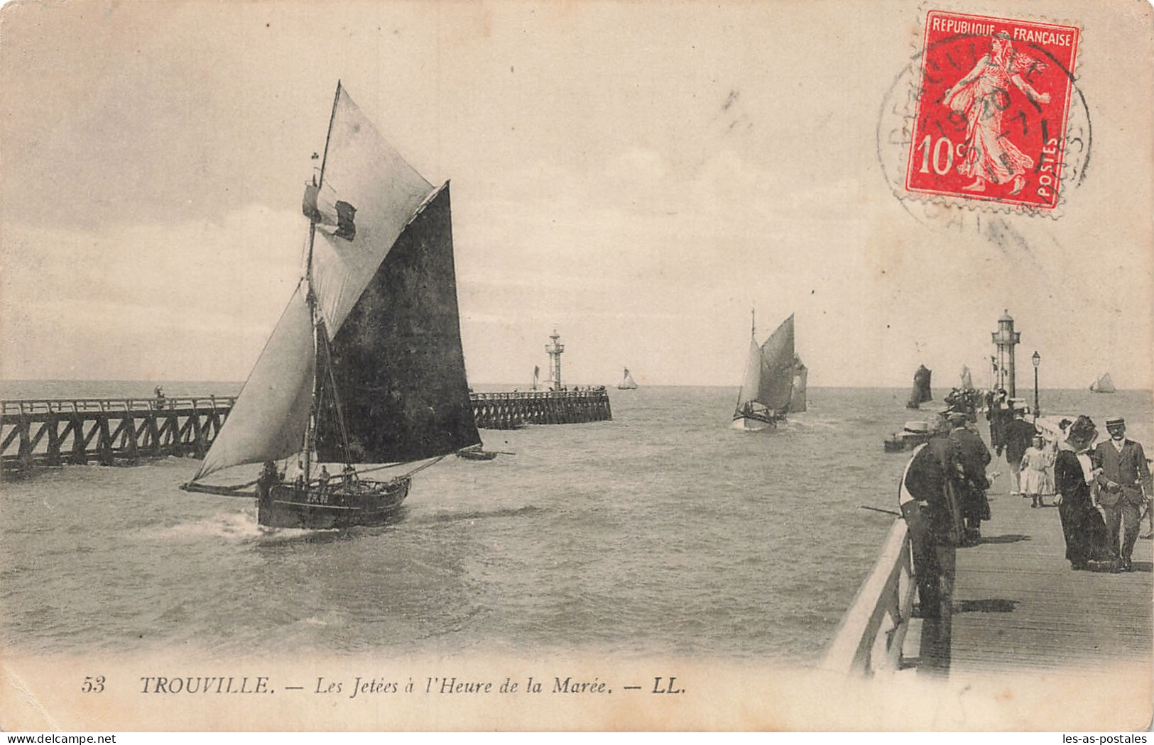 14 TROUVILLE LES JETEES - Trouville