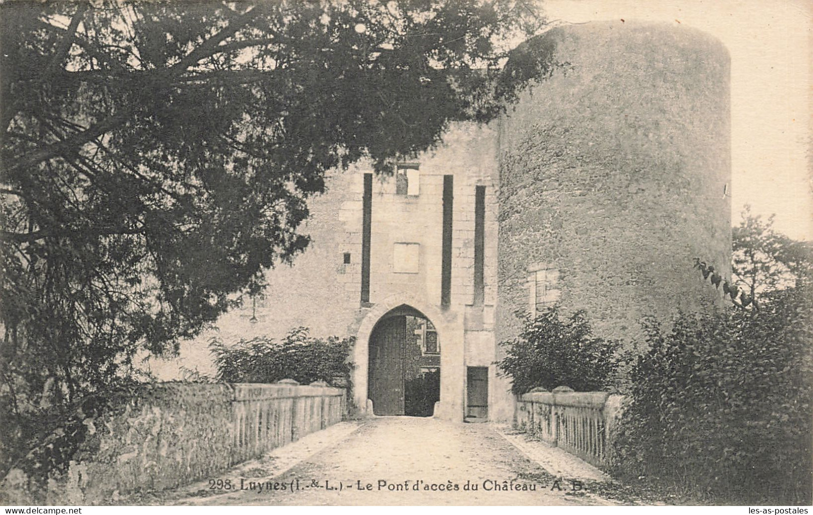 37 LUYNES LE CHÂTEAU - Luynes