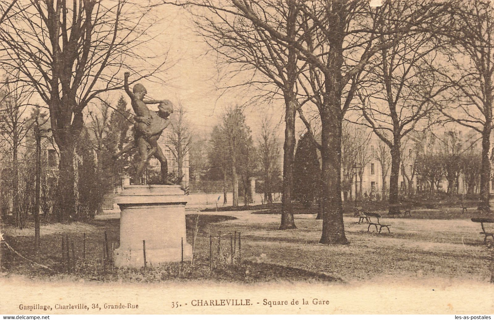8 CHARLEVILLE SQUARE DE LA GARE - Charleville