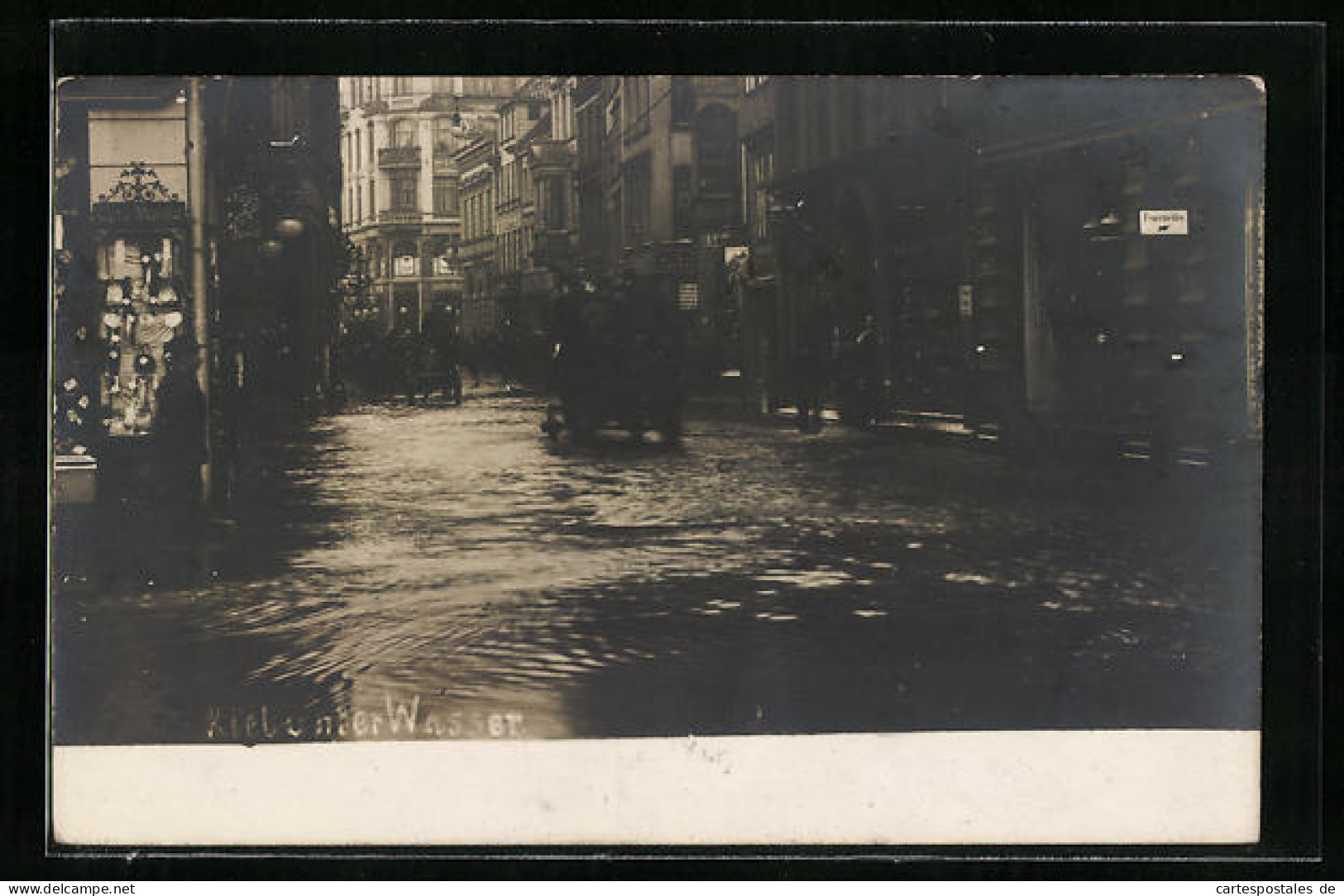 Foto-AK Kiel, Strasse Unter Wasser Am 31. Dezember 1904, Hochwasser  - Überschwemmungen