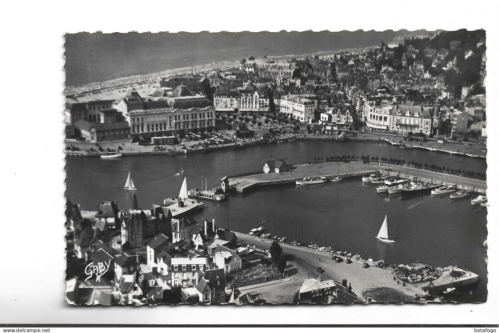 CPA PHOTO DPT 14 TROUVILLE VUE AERIENNE - Trouville