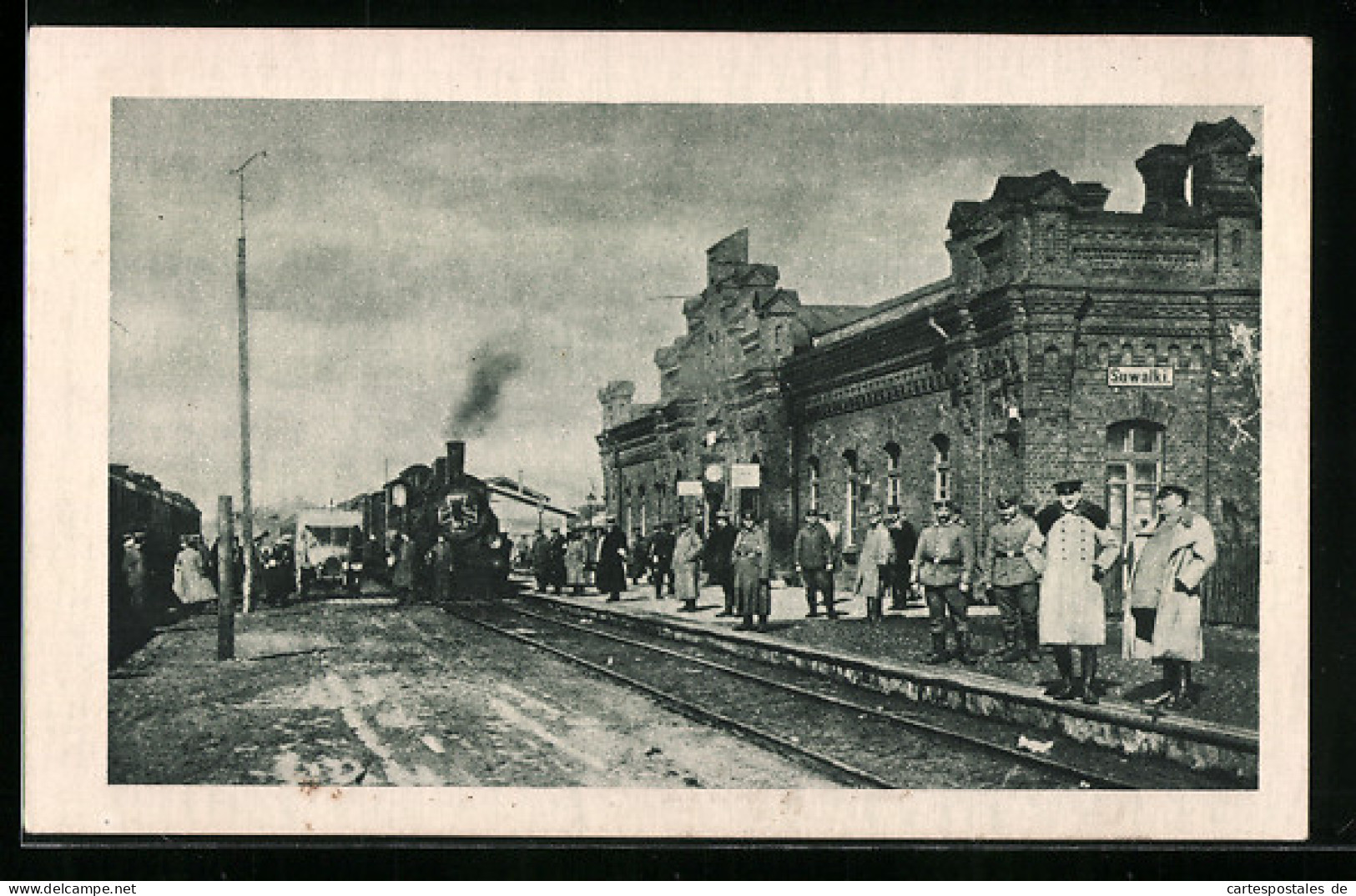 AK Suwalki, Bahnhof Unter Deutscher Verwaltung 1915, Mit Dampflok Und Soldaten  - Ostpreussen