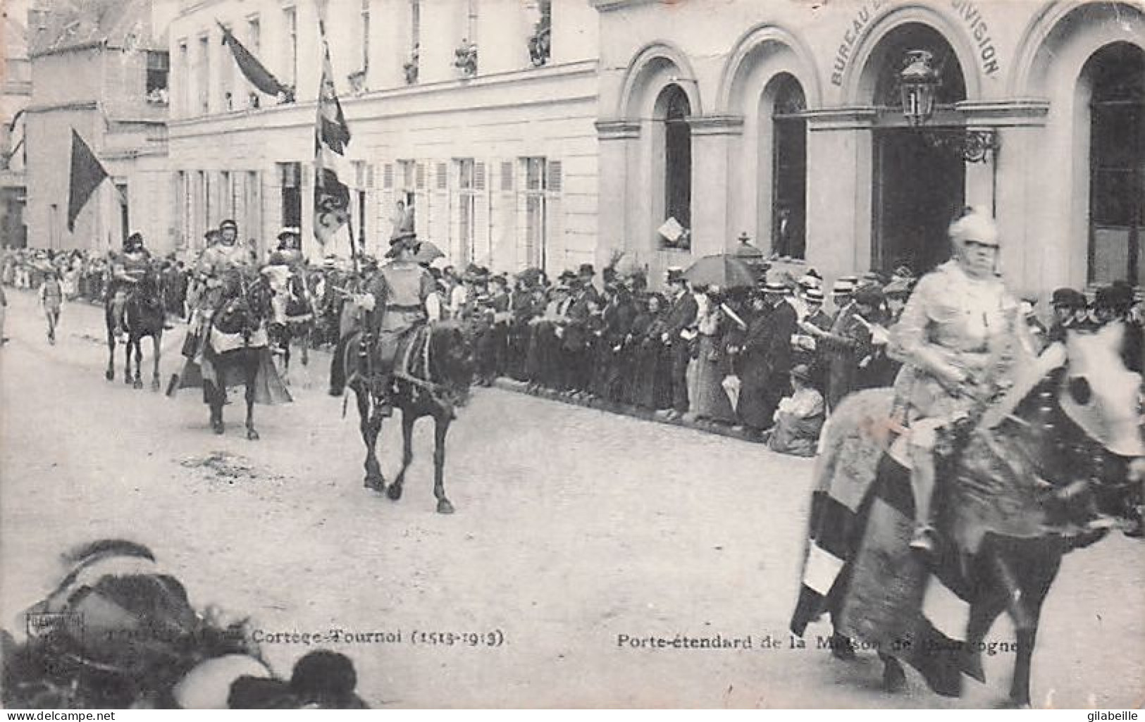 Tournai  - Cortège Tournoi 1913 -  Porte étendard De La Maison De Bourgogne - Tournai